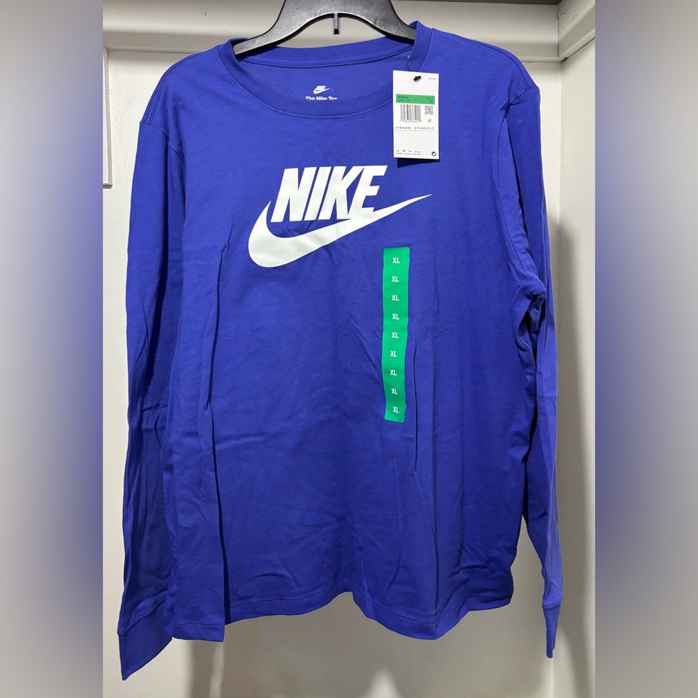 NWT Nike Women’s Long Sleeve Shirt Size XL